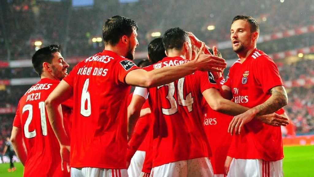 本菲卡欧冠征途：绝境逆袭铸传奇